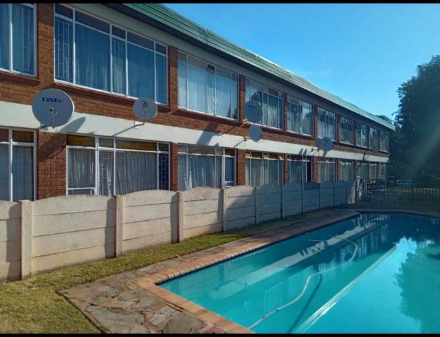 2 BEDROOM TOWNHOUSE FOR SALE IN ELDORAIGNE